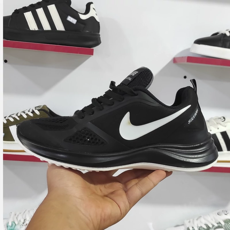 کفش اسپرت مردانه نایک راحتی.